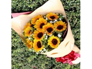 12 pcs Sunflower Bouquet
